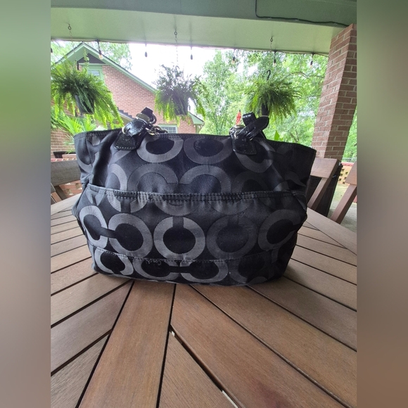 2010 Coach Black and Gray Shoulder Bag With Hang tag - Picture 2 of 6